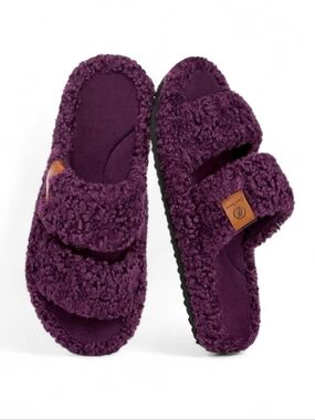 EVERFOAMS ▪︎ Fuzzy Open Toe Slippers ▪︎ Sz 7/8 ▪︎ Primo Plum